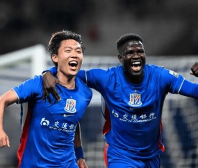 安博体育登录入口-2:2！射门20:8，中超:申花连追两球，战平铜梁龙，避免三连败